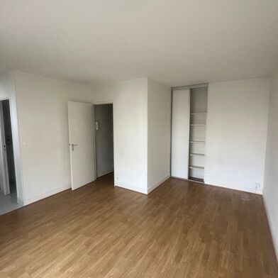 Appartement 1 pièces 910 €