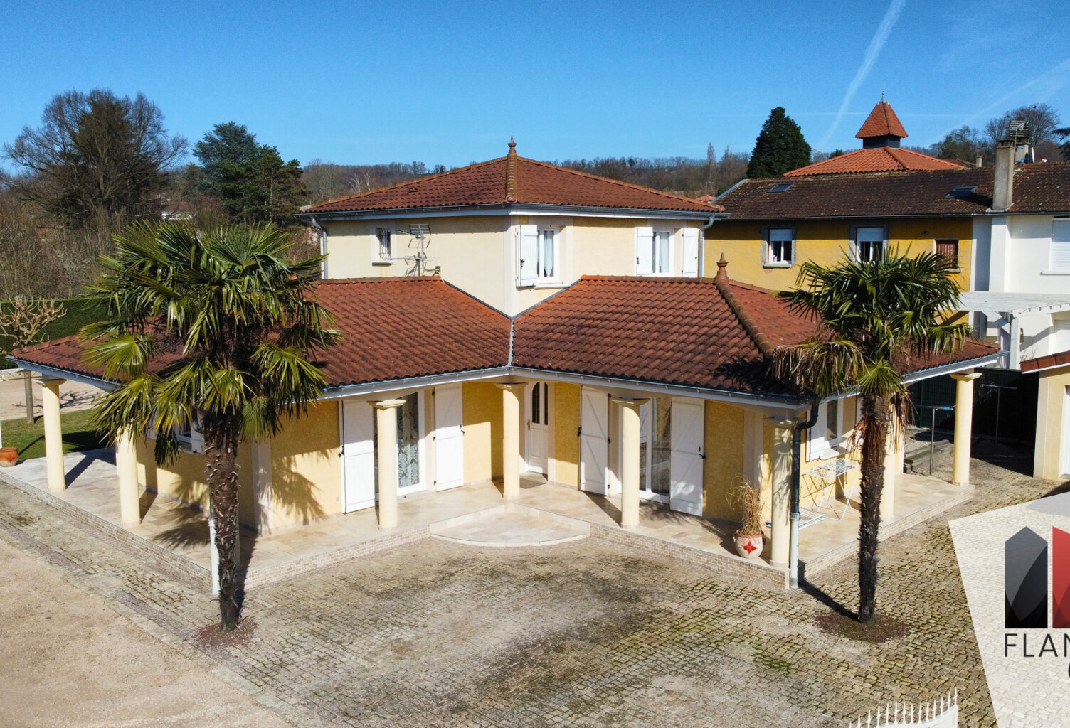 Parcieux-Maison contemporaine 164m2 avec piscine couverte, g — photo 1