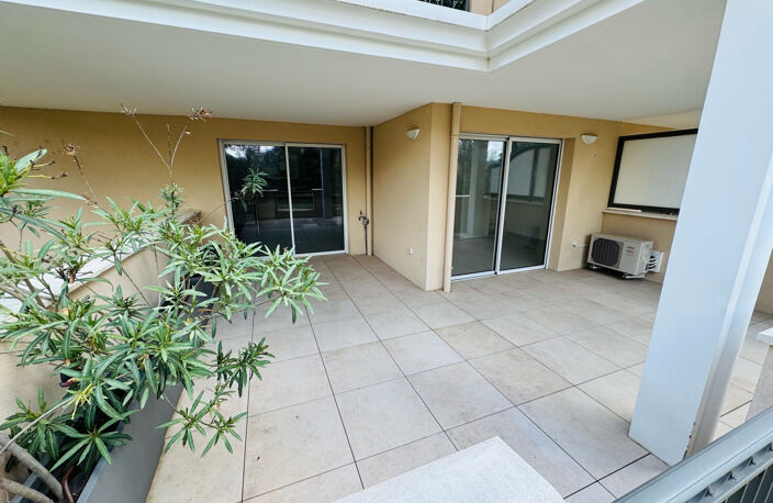 2 PIECES / GARAGE / PISCINE - BORMES LES MIMOSAS — photo 2