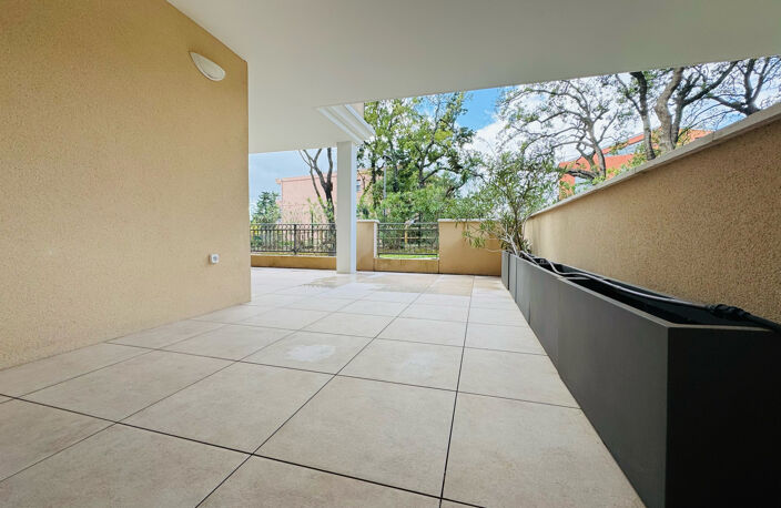 2 PIECES / GARAGE / PISCINE - BORMES LES MIMOSAS — photo 3