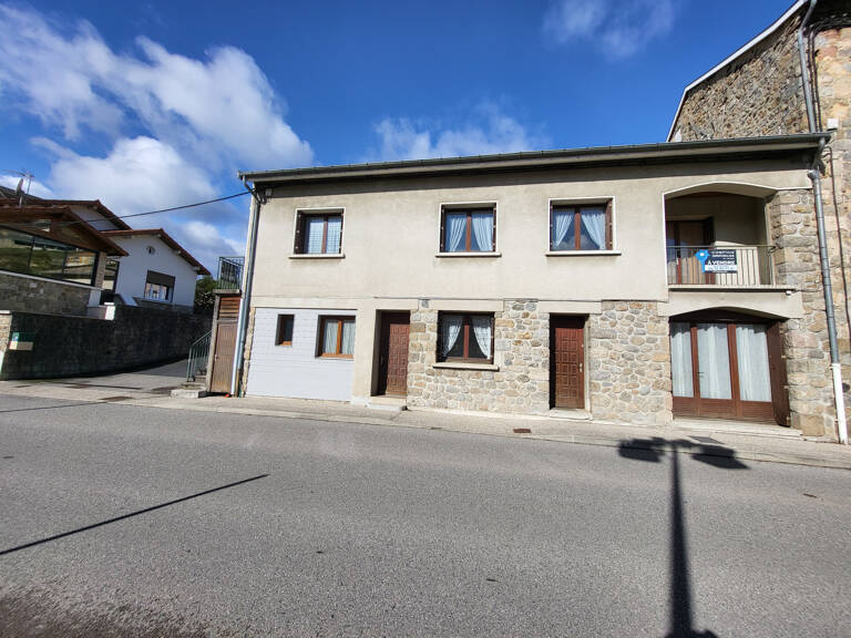 Ardèche (07) Le Cheylard A Vendre Maison de village T5, avec — photo 1