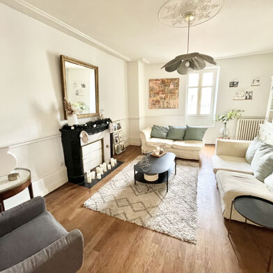 Appartement 7 pièces 379800 €