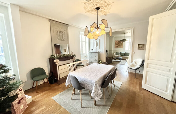 7 pièces de 183 M2 - Centre-ville - 5 chambres - Cuisine équ — photo 3