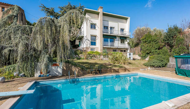 Villa / Maison 8 pièces  à vendre Aubagne 13400