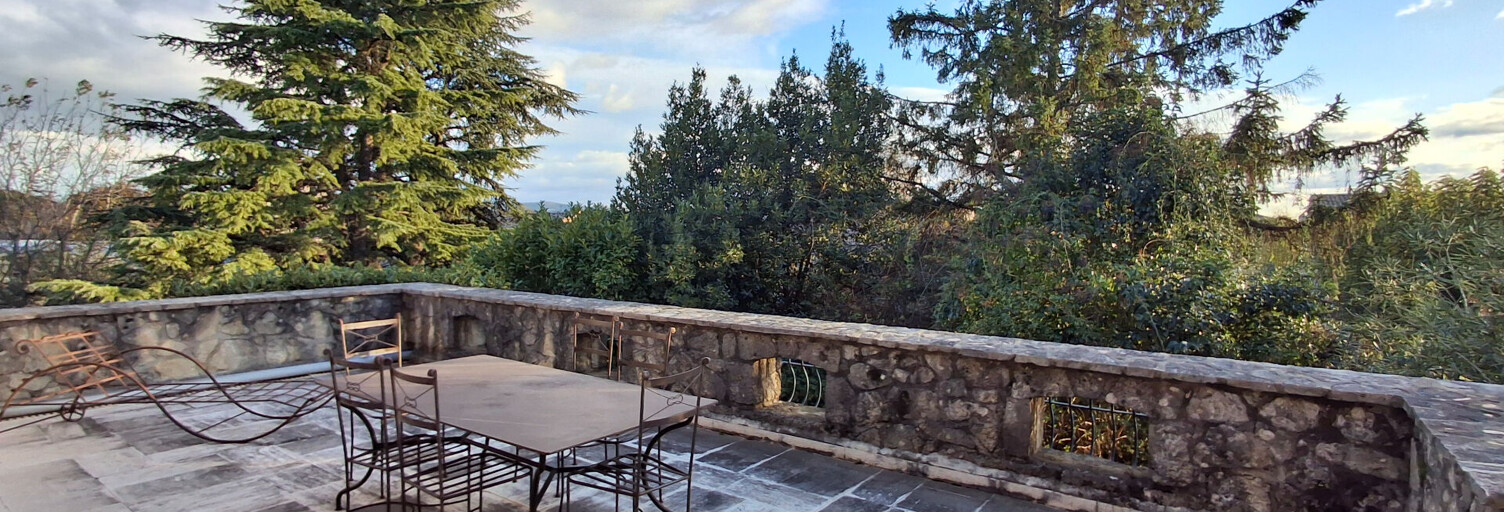 Maison 10 Pièces 228 m² à vendre à Pierrelatte (26700)