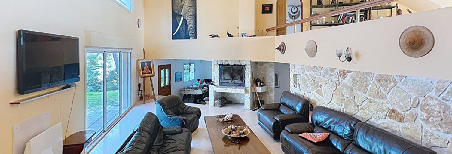 Maison 7 Pièces 390 m² à vendre à Hyères (83400)