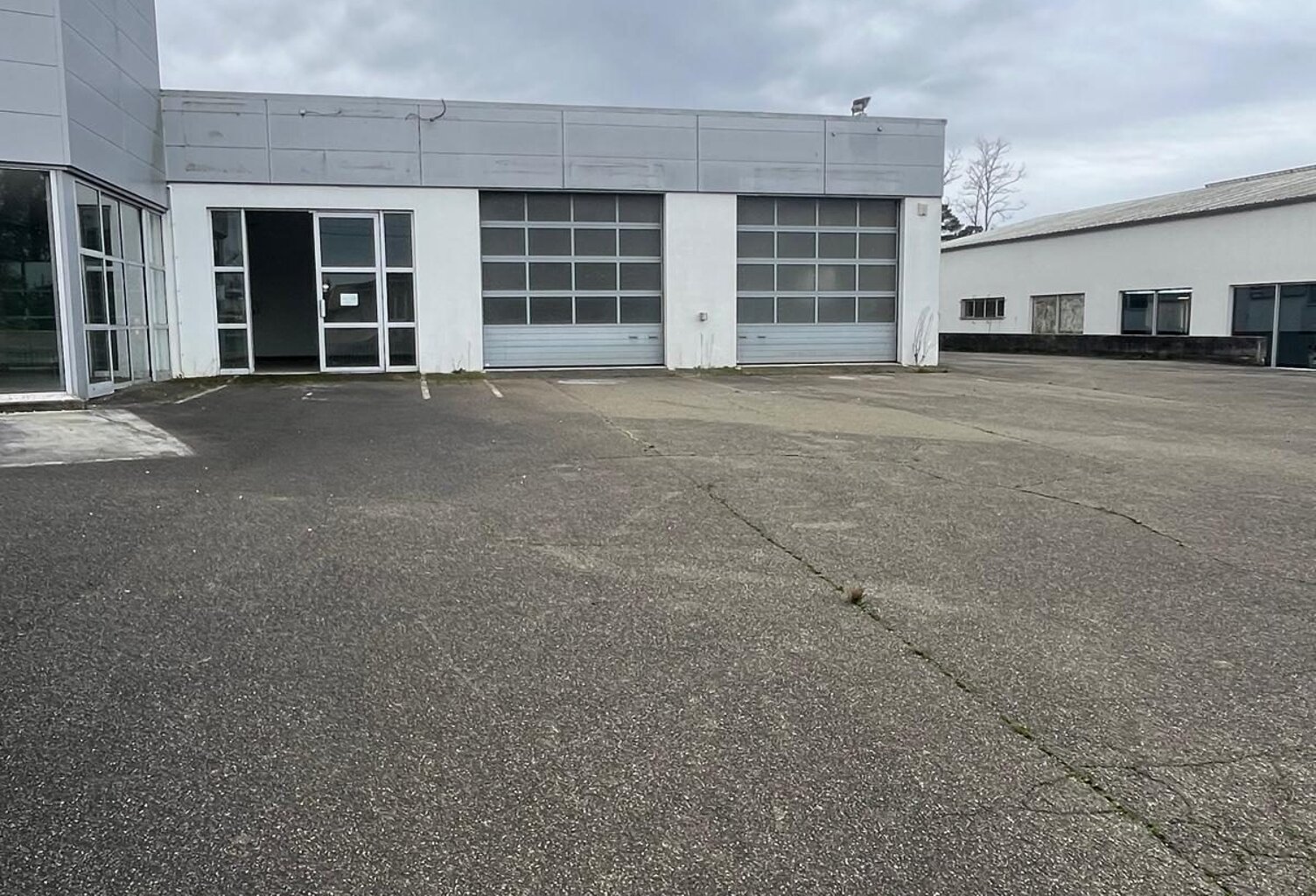 Local commercial — photo 1