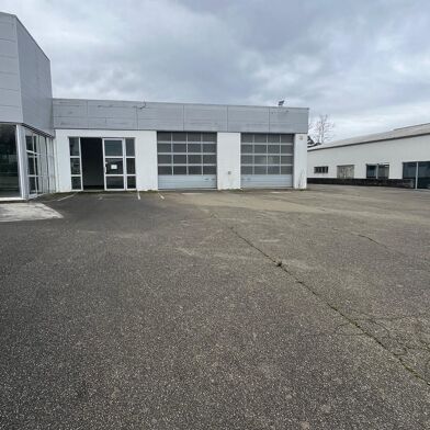 Commerce  1700000 €