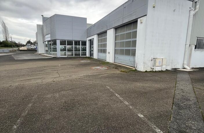 Local commercial — photo 2