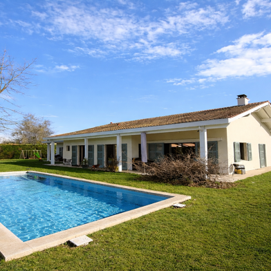 Maison 7 pièces 4000 €