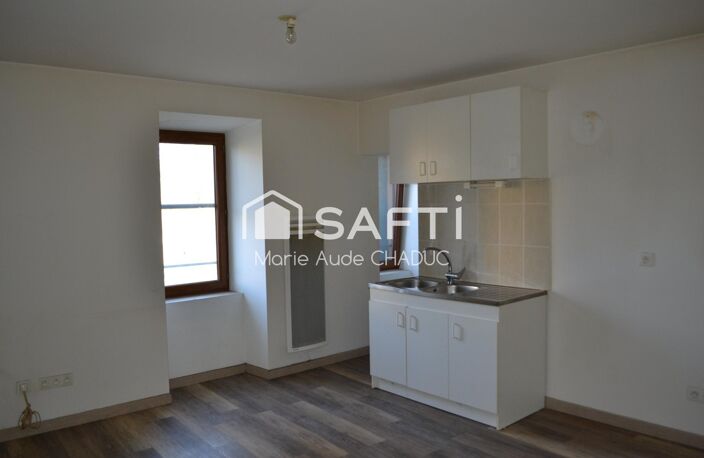 Immeuble 105 m2 sur trois niveaux, cour — photo 2