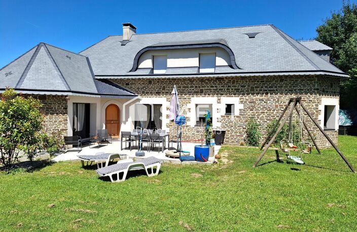 MAISON RECENTE EXCEPTIONNELLE ET ATYPIQUE — photo 2