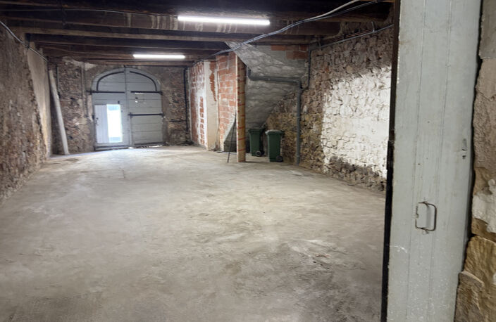 location remise de 100m2  environ avec toilettes et  lave-ma — photo 2