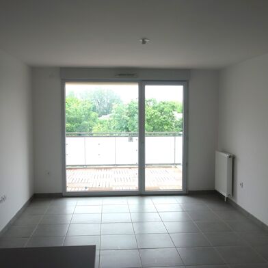 Appartement 3 pièces 816 €