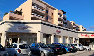 Commerce  84 m² à vendre à Hyères (83400)