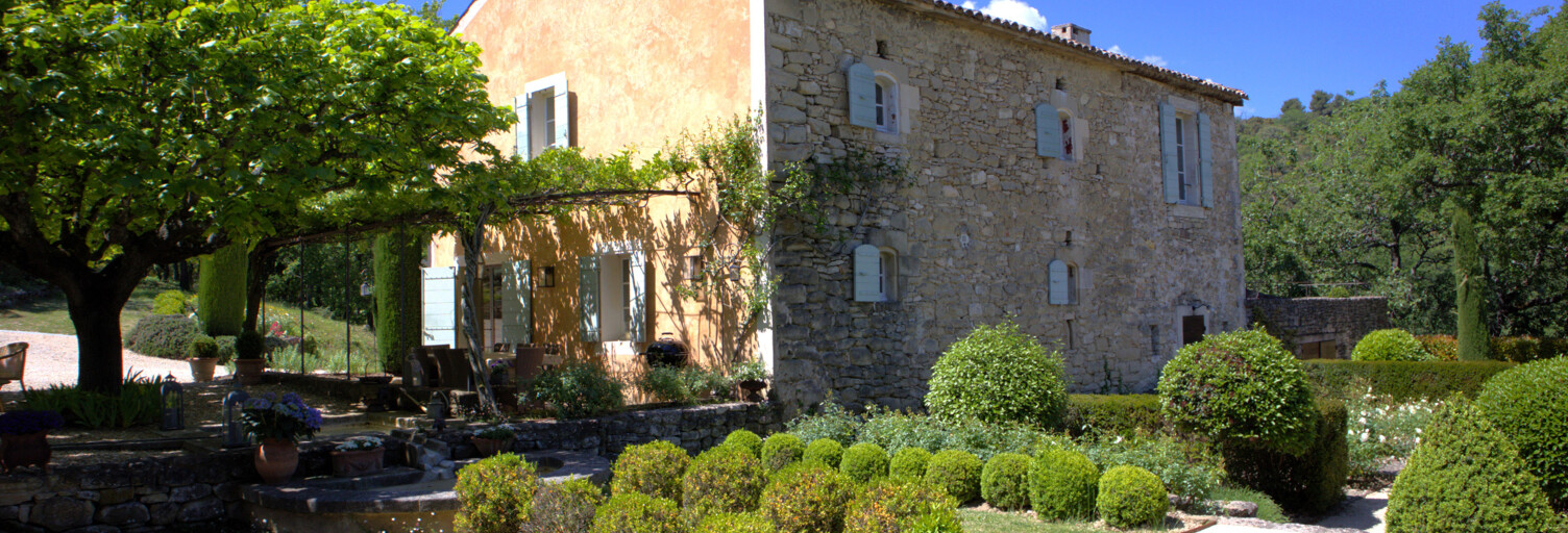 Maison 10 Pièces 333 m² à vendre à Lacoste (84480)