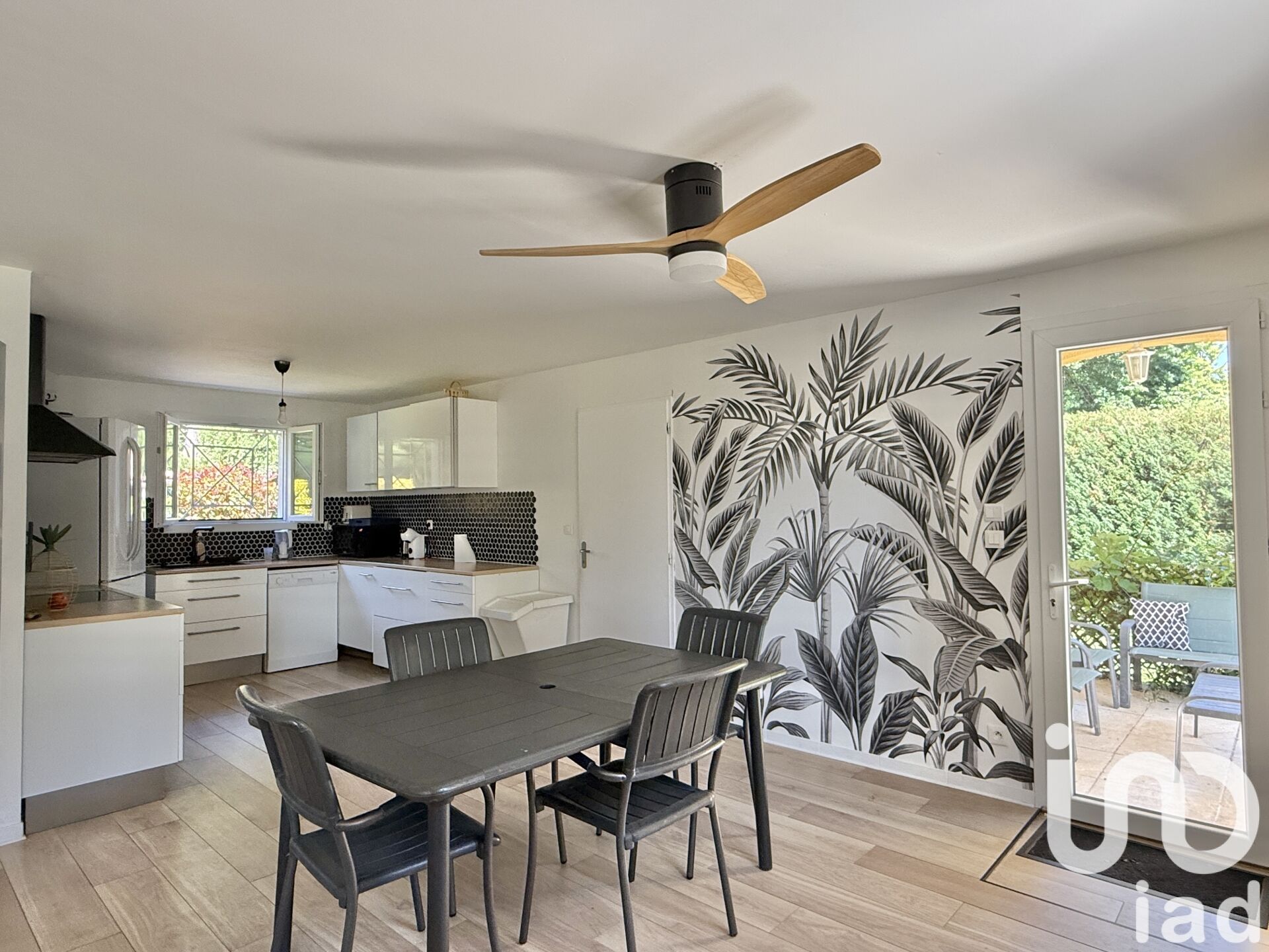 Salles - 104m² - 5p. - 4ch.