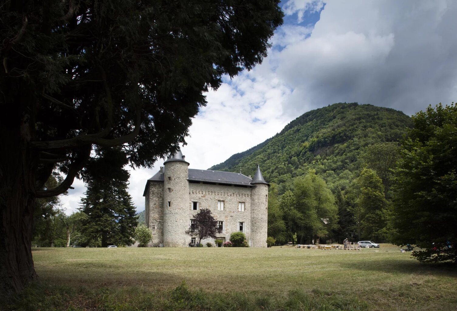 Chateau aux origines médiévales, inscrit au MH — photo 1