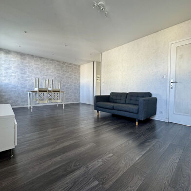 Appartement 3 pièces 765 €