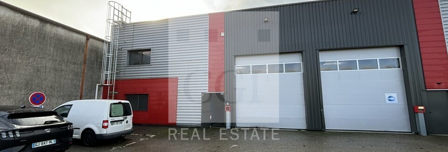 Commerce  363 m² à louer à Pusignan (69330)