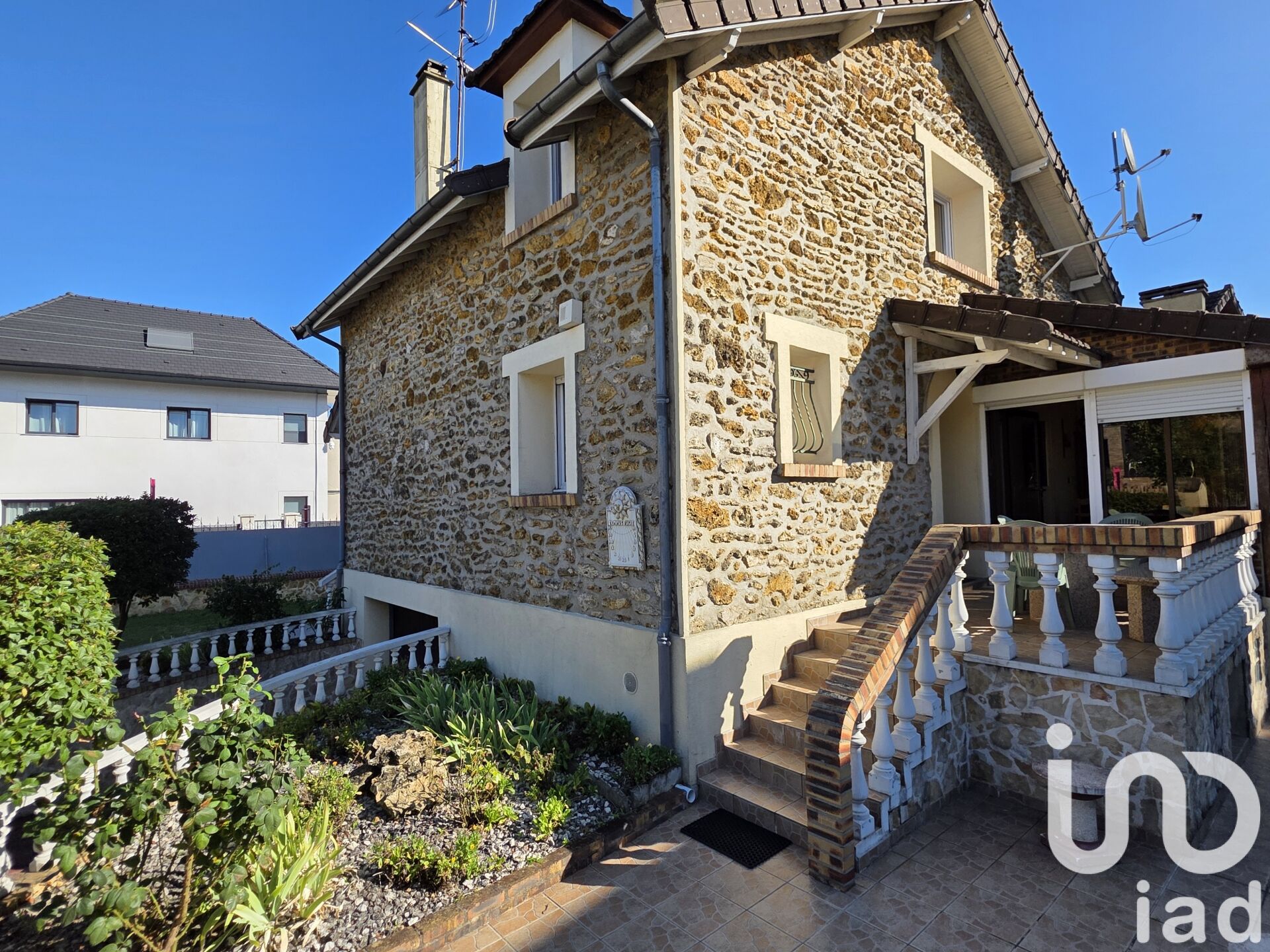 Vente Maison/villa 5 pièces - Photo 2