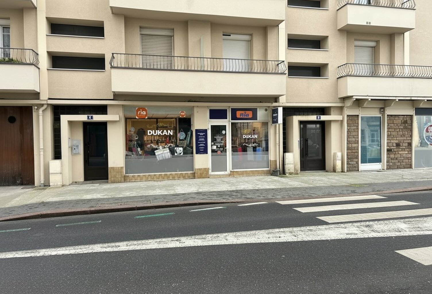 Local commercial — photo 1
