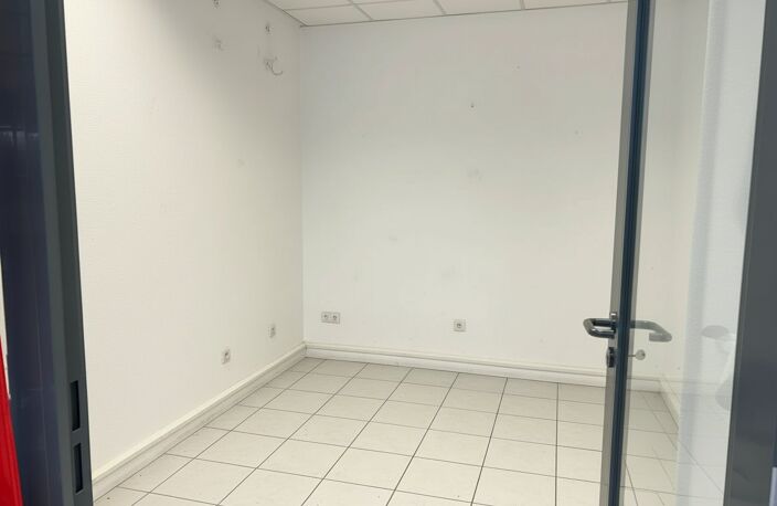 Local commercial — photo 5