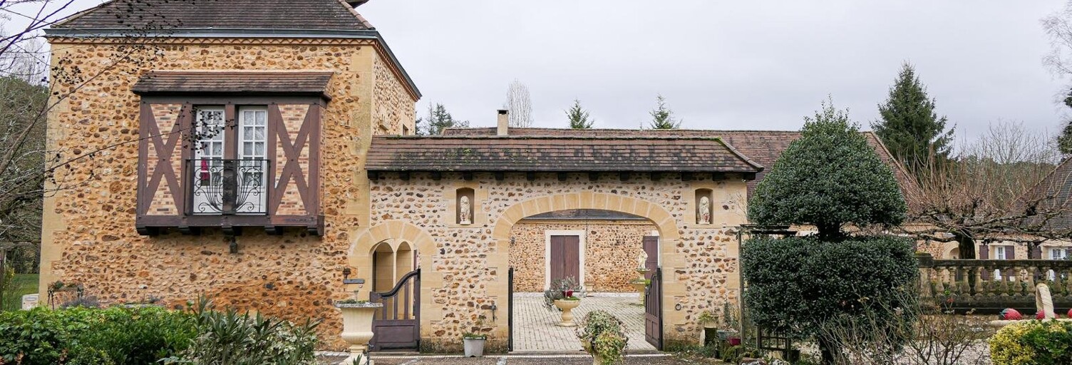 Maison 8 Pièces 200 m² à vendre à Lacropte (24380)