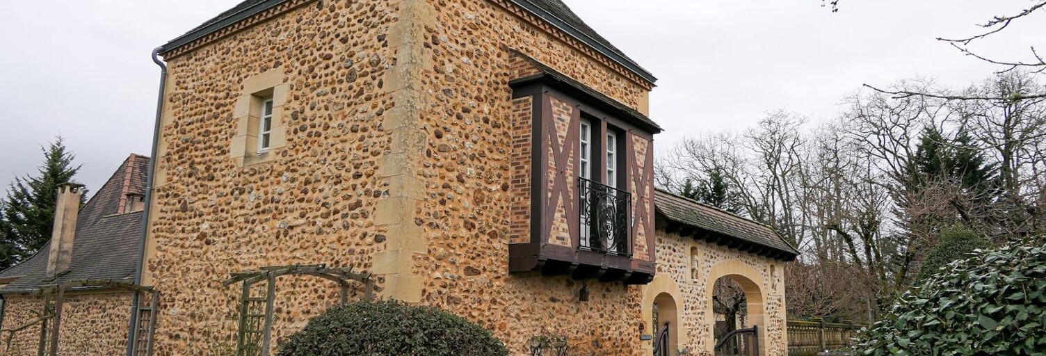 Maison 8 Pièces 200 m² à vendre à Lacropte (24380)