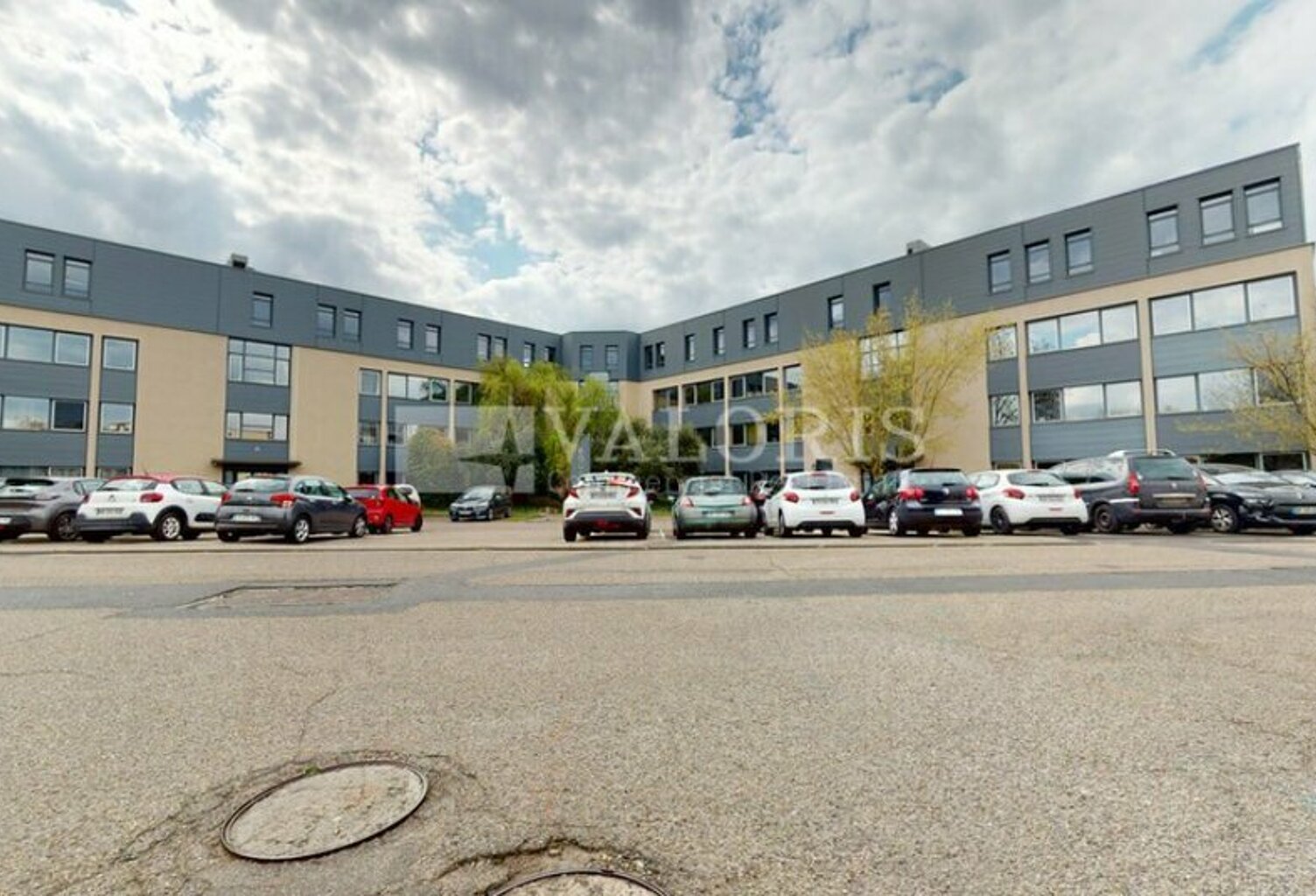 BUREAUX à LOUER — photo 1