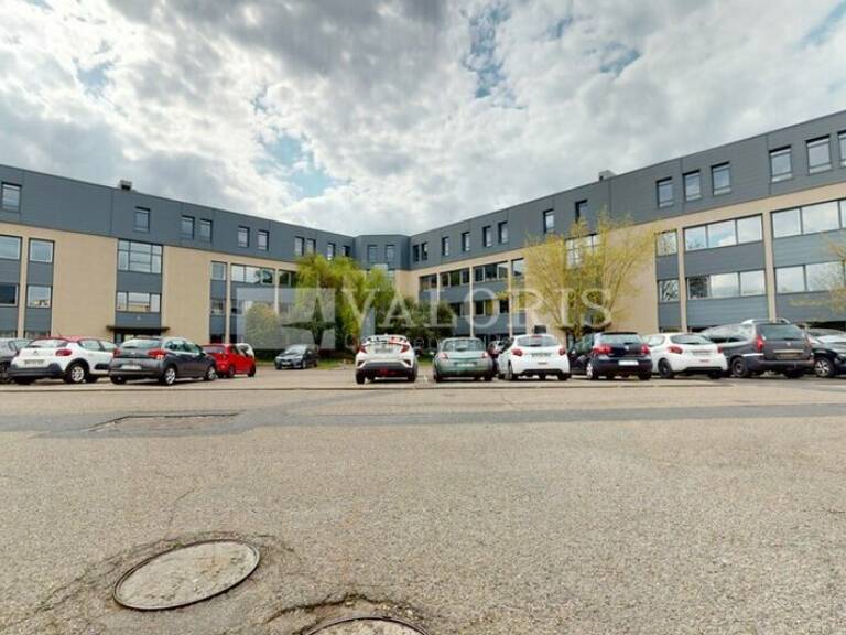BUREAUX à LOUER — photo 1