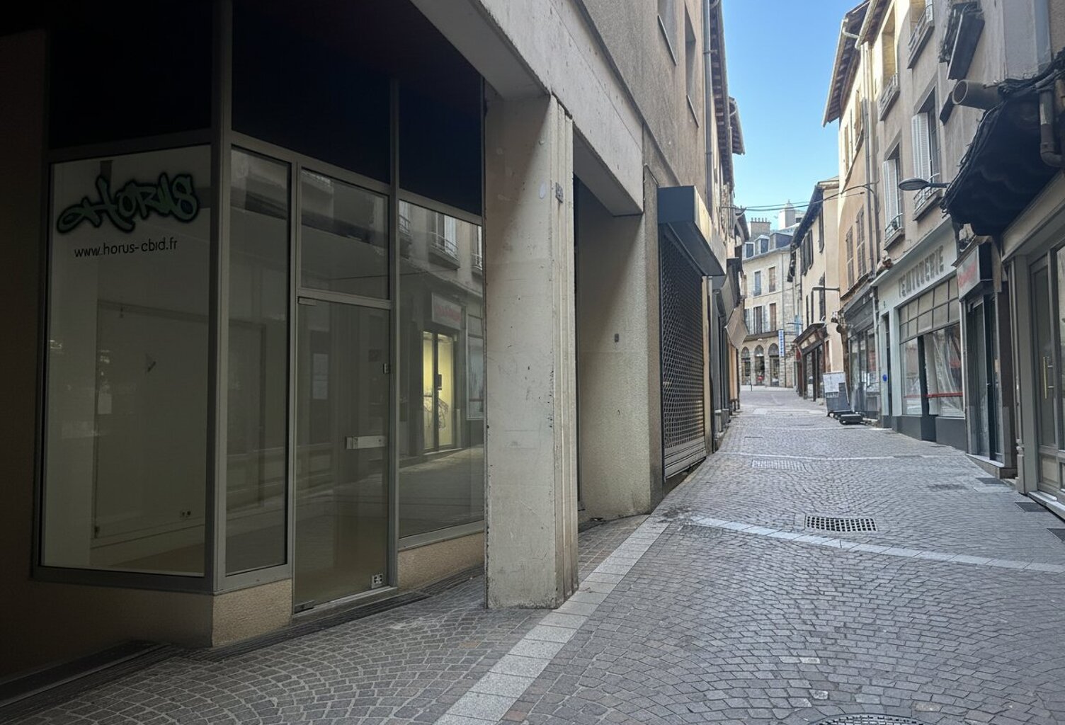 Local commercial — photo 1