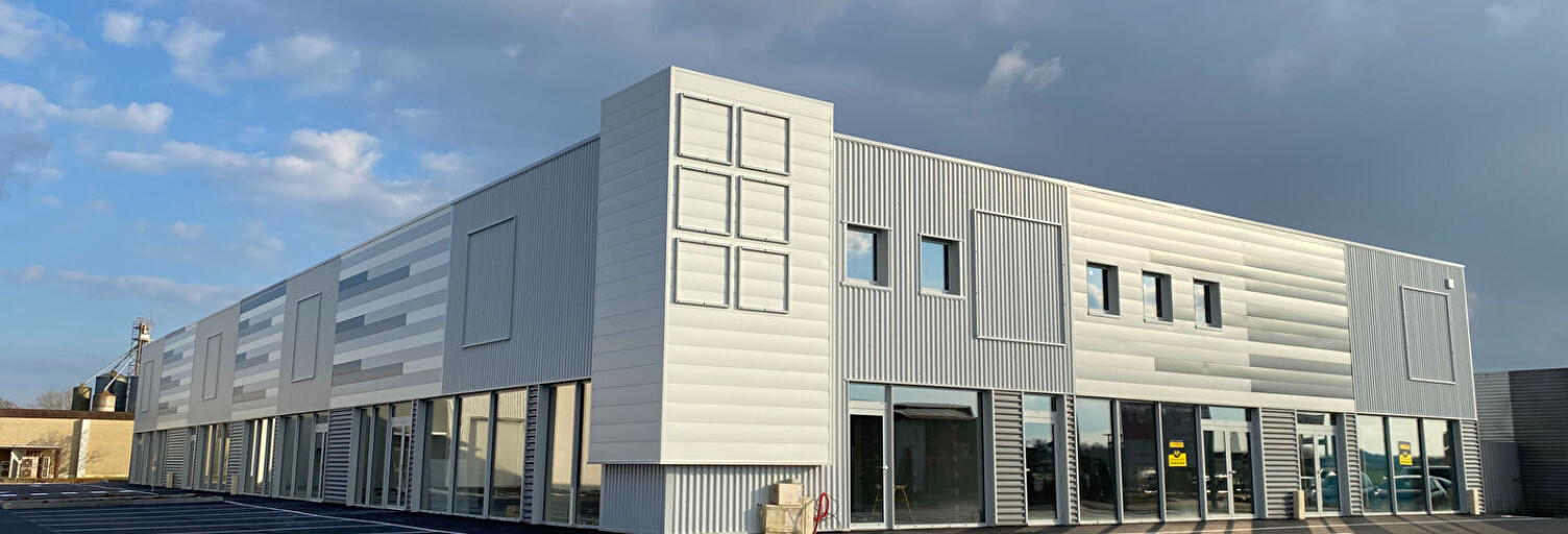 Commerce  155 m² à louer à Doué-en-Anjou (49700)