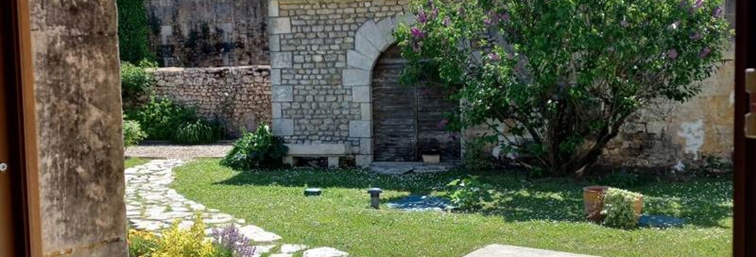 Maison 7 Pièces 175 m² à vendre à Pons (17800)