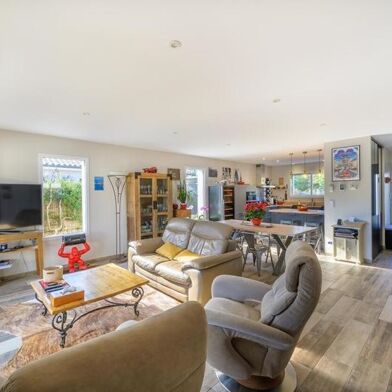 Maison 4 pièces 674440 €