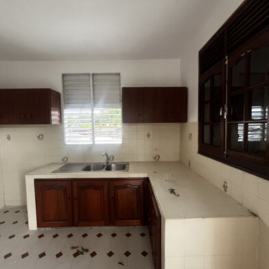 Appartement 7 pièces 1200 €