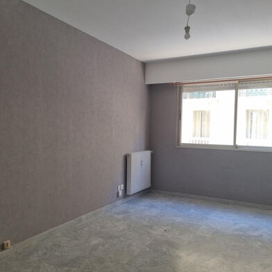 Appartement 2 pièces 871 €