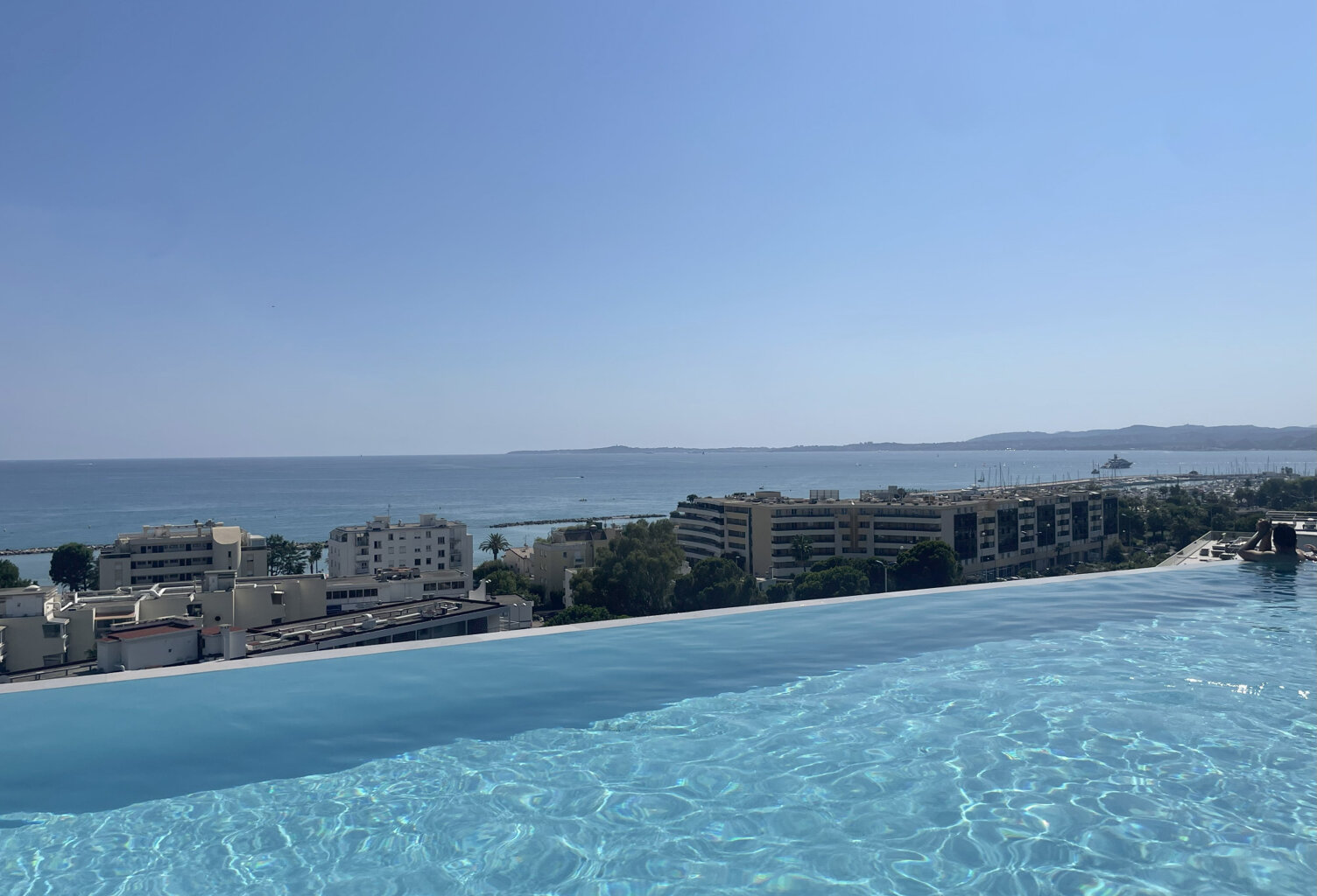 ST LAURENT DU VAR / Bord de mer - Magnifique 3P avec terrass — photo 1