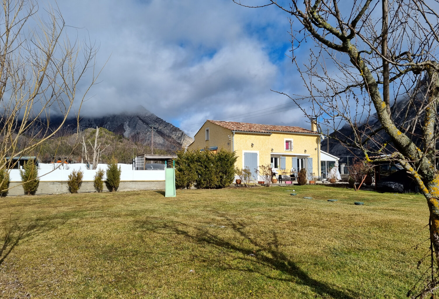 MAISON avec piscine — photo 1