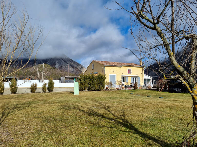 MAISON avec piscine — photo 1