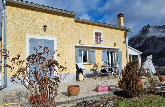 MAISON avec piscine — photo 2