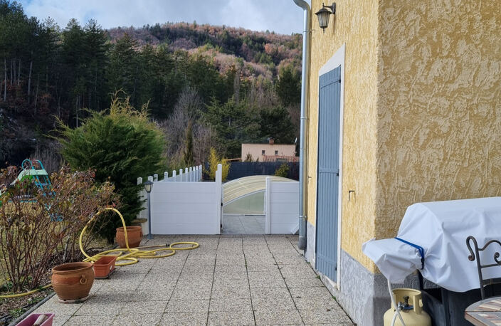 MAISON avec piscine — photo 5