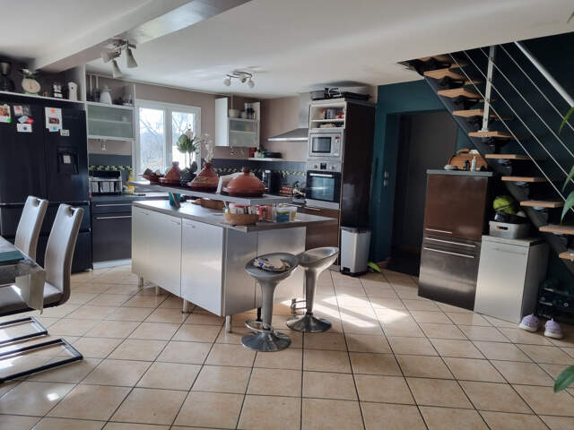 MAISON avec piscine — photo du bien