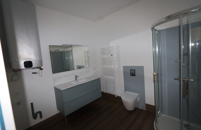 Superbe T4 neuf au coeur du centre ville libre de suite — photo 4