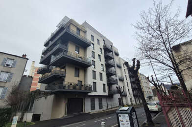 Appartement 3 pièces 890 €
