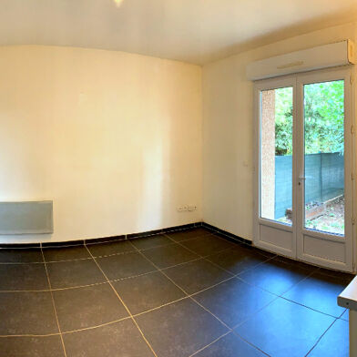 Appartement 3 pièces 740 €