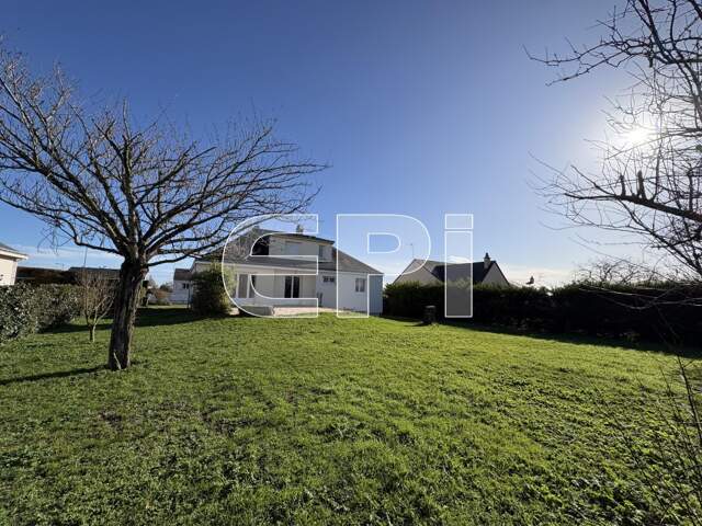 MONTREUIL BELLAY Rare, Maison Contemporaine de 140M² habitables — photo du bien