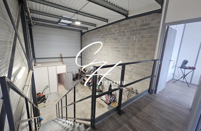 Immobilier Professionnel à vendre Voiron — photo 2