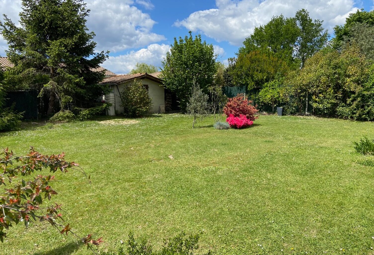 Terrain à bâtir à Artigues-près-Bordeaux (33370) — photo 1