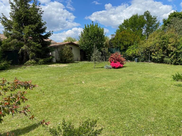 Terrain à bâtir à Artigues-près-Bordeaux (33370) — photo 1